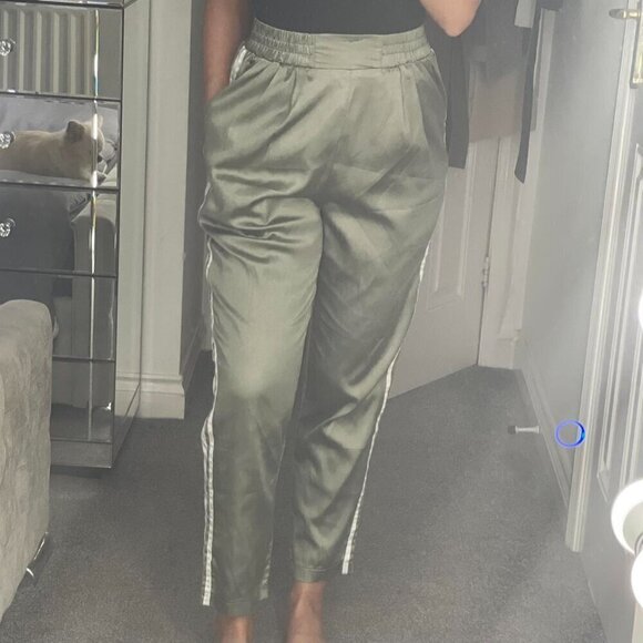 PrettyLittleThing Ahannon Sage Green Satin Side Stripe Boxer Jogger 0 NEW - Picture 6 of 14